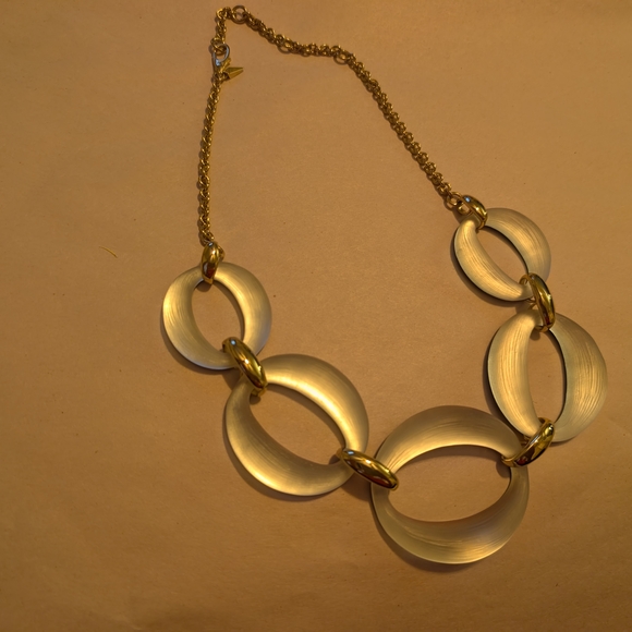 Elegant Black and Gold Necklace - Picture 2 of 3